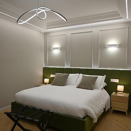 Mom Apartment Rooms&Suites Тиволи Экстерьер фото