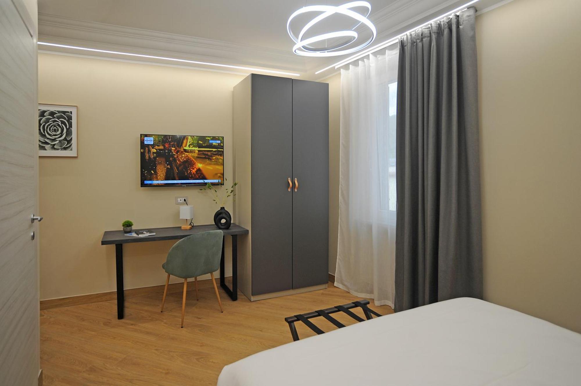 Mom Apartment Rooms&Suites Тиволи Экстерьер фото