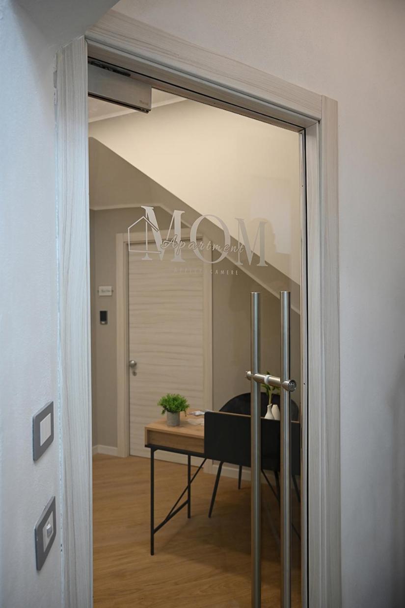 Mom Apartment Rooms&Suites Тиволи Экстерьер фото