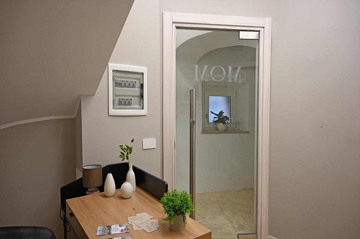 Mom Apartment Rooms&Suites Тиволи Экстерьер фото