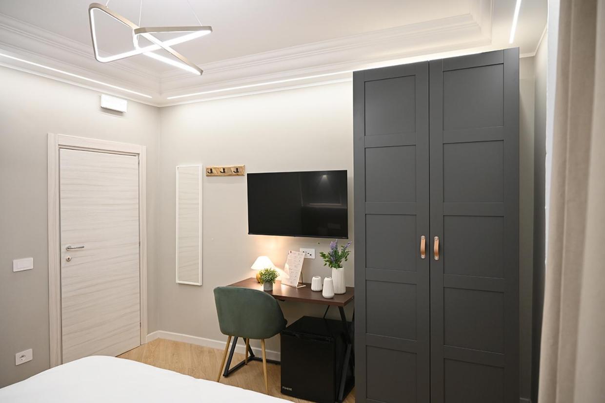 Mom Apartment Rooms&Suites Тиволи Экстерьер фото