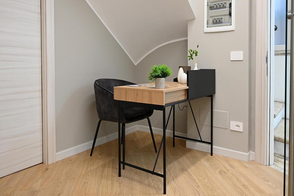 Mom Apartment Rooms&Suites Тиволи Экстерьер фото