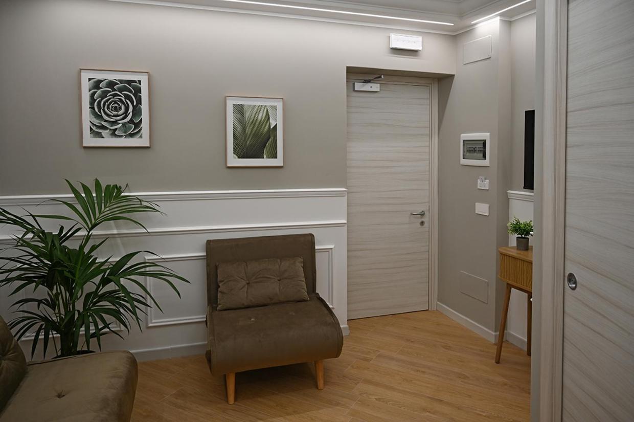 Mom Apartment Rooms&Suites Тиволи Экстерьер фото