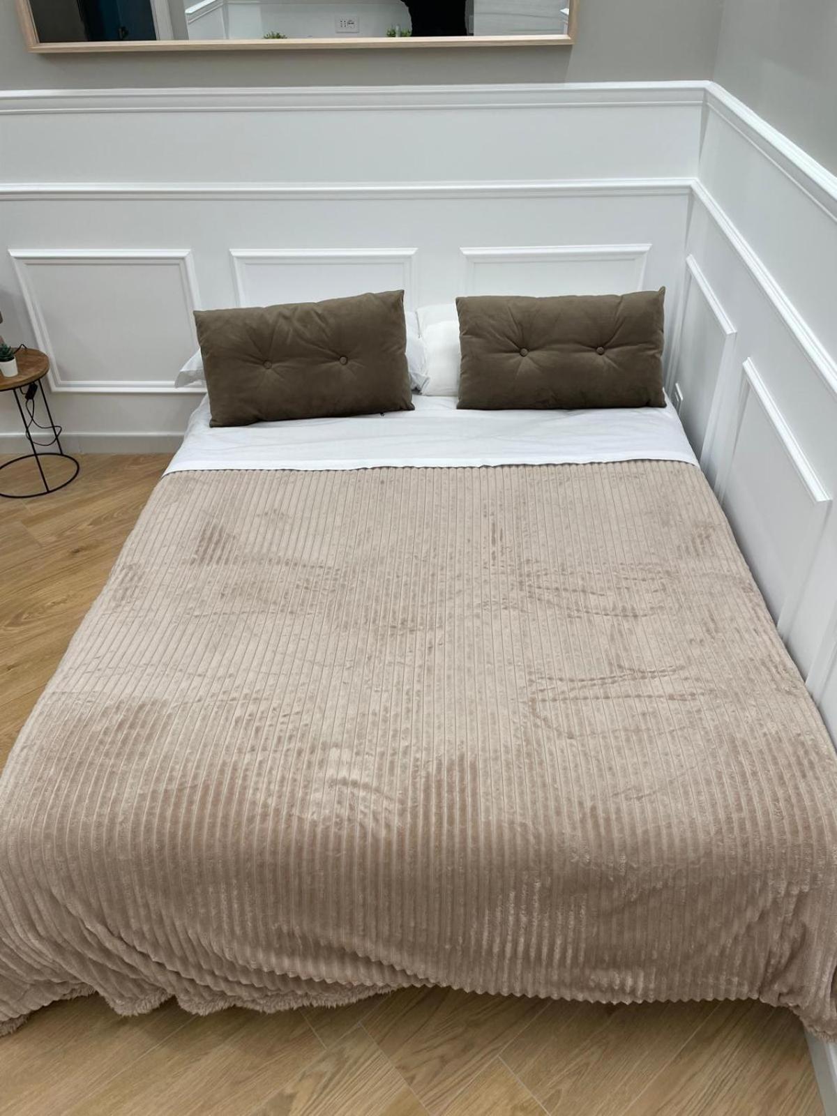 Mom Apartment Rooms&Suites Тиволи Экстерьер фото
